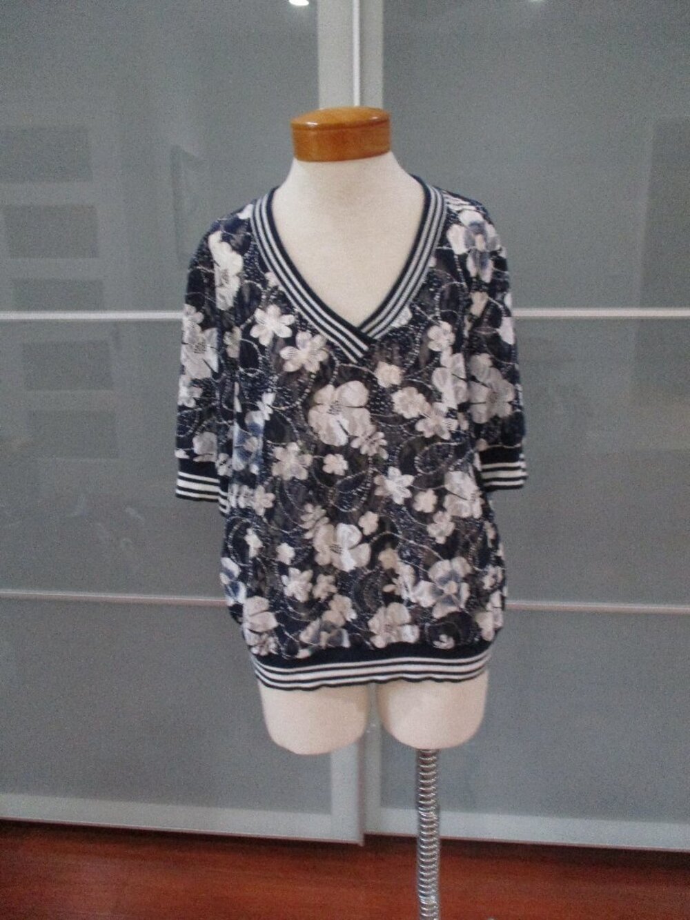 Caroline Biss Floral Pattern Lace Short Sleeve V-Neck Blouse Size 44